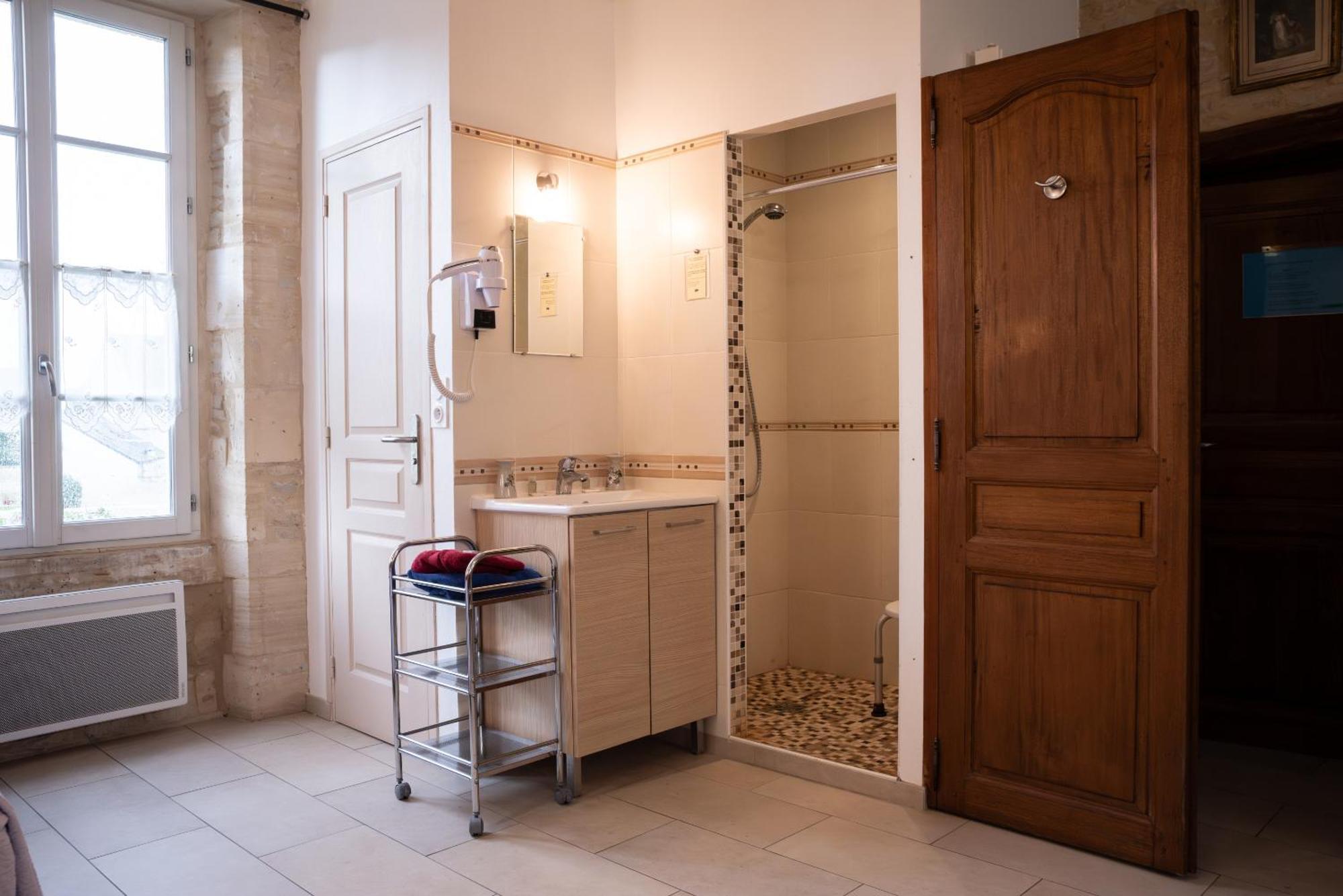 Le Clos Des Courtines - Meuvaines Apartment Meuvaines