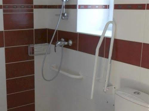 Le Clos Des Courtines - *